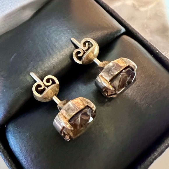 Vintage Handmade Smokey Quartz Stud Earrings. Antique Gold Designer Earrings - Picture 9 of 17